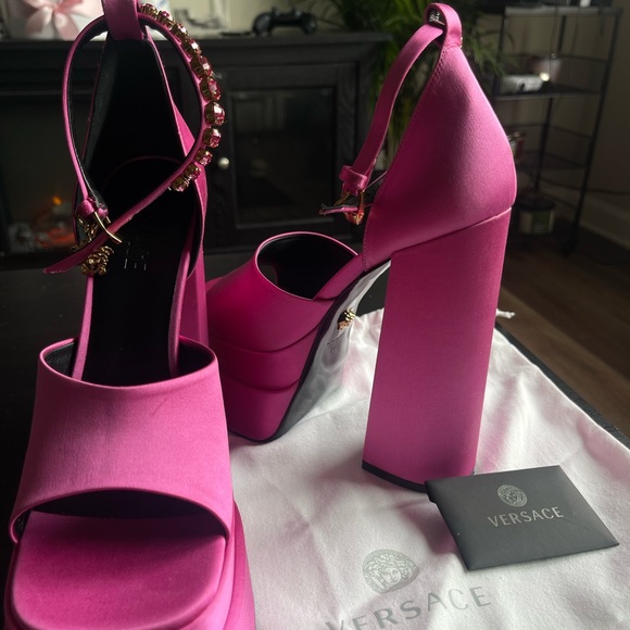 Versace Medusa Head Charm Satin Platform Pumps